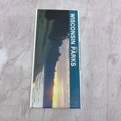 1980s Wisconsin State Parks Travel Guide and Fold Out Map L3-6