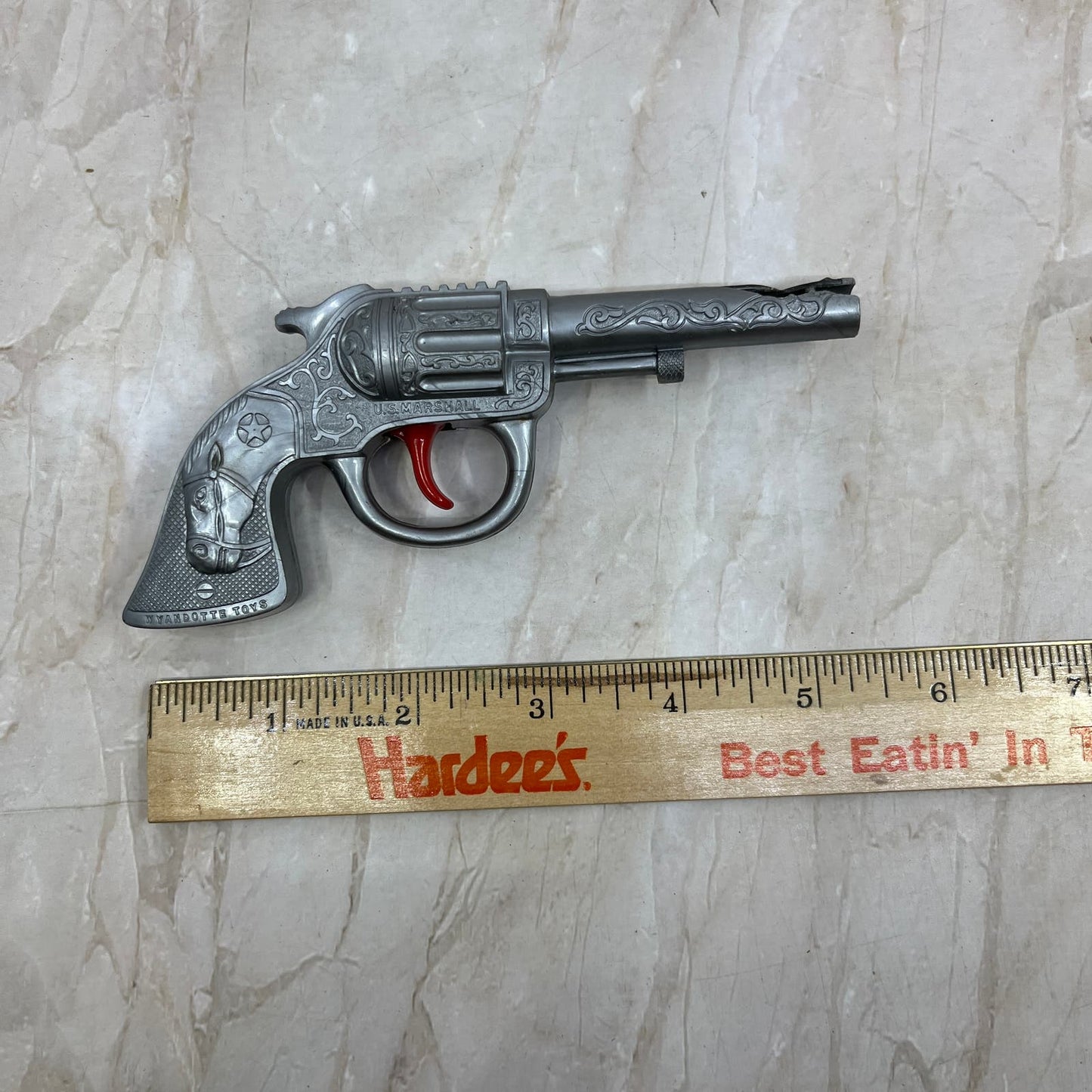 Vintage Plastic Toy Cowboy Pistol Wyandotte Toys UDA TI9-1