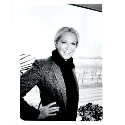 Joan Kennedy Meets WIth Reporters 8x10 Original Press Photo D1-P