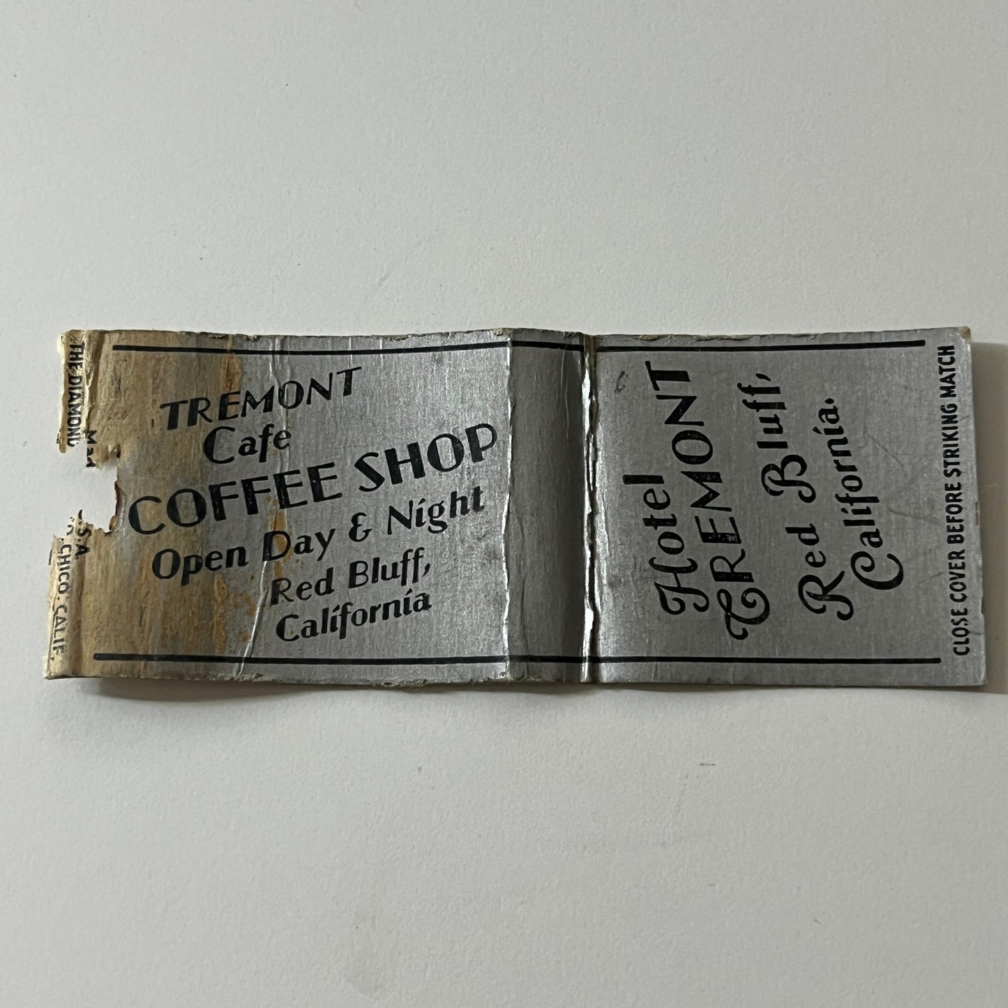 Hotel Tremont Cafe & Coffee Shop Red Bluff CA Vintage Matchbook TB6-MB2-11