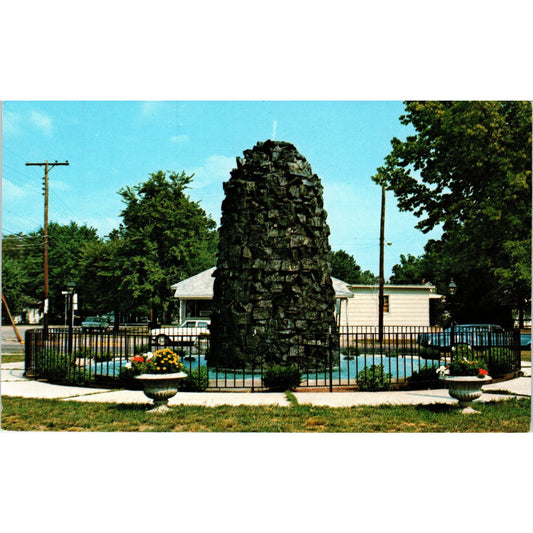 Fountain at Vermillion County Clinton Indiana Vintage Postcard PE4