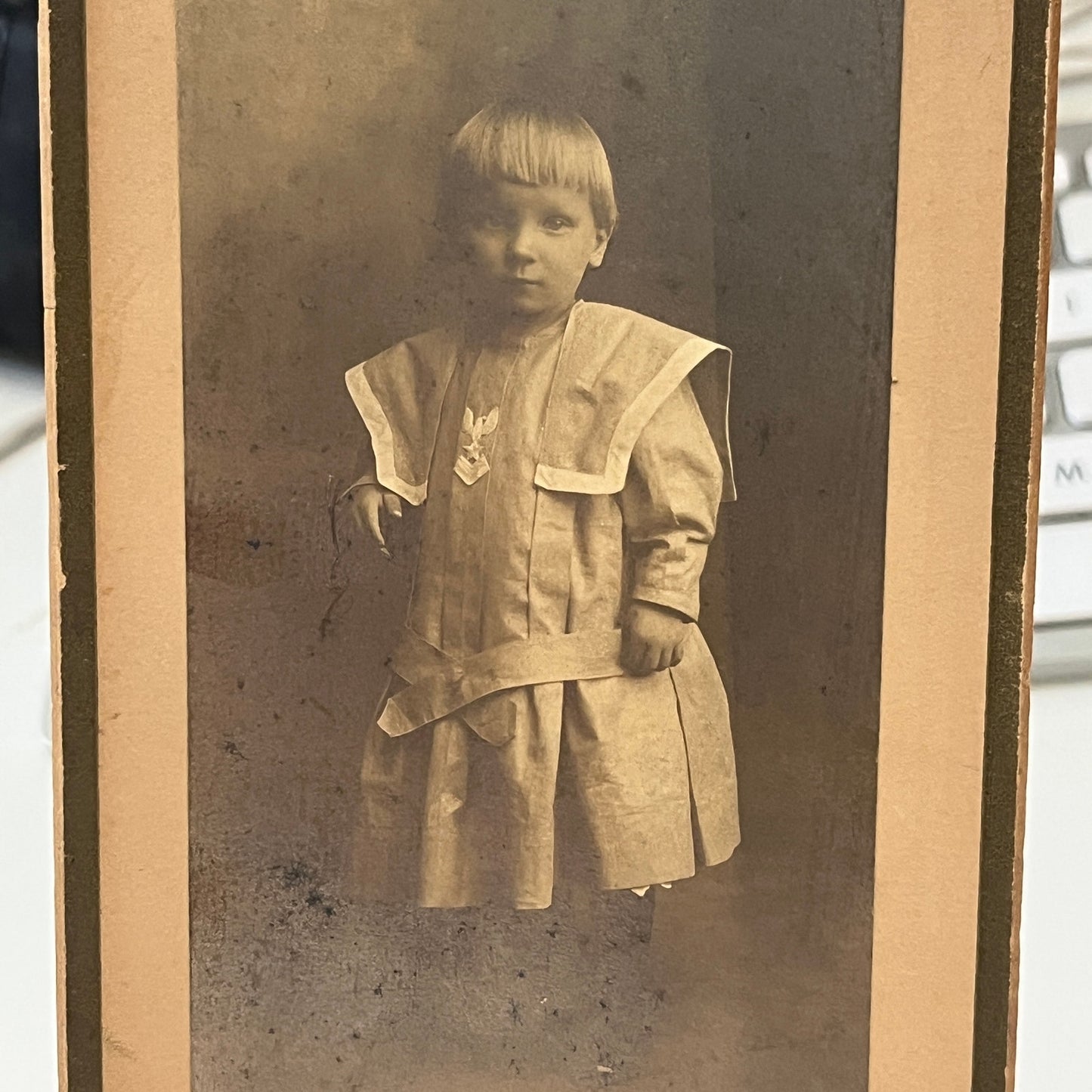 Harold C Taylor - The Kelly Studio Montezuma IA Antique Victorian CDV Card L2-1