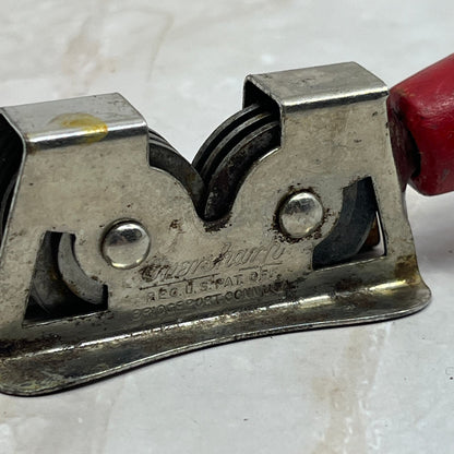 Vtg 1930's Eversharp VOOS Co New Haven, Conn Red Wood Handle Knife Sharpener TH5
