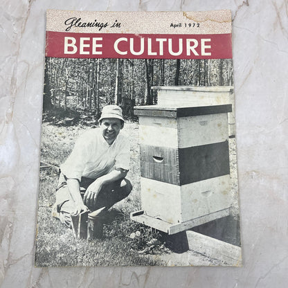 1972 April - Gleanings in Bee Culture Magazine - Bees Beekeeping Honey M9