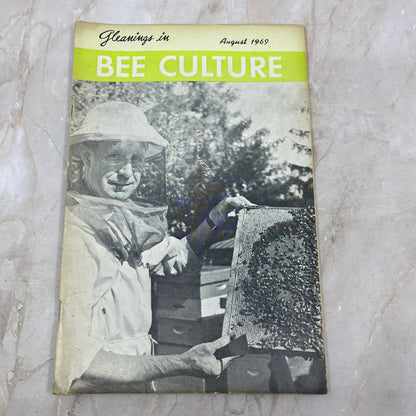 1969 August Gleanings in Bee Culture Magazine Bees Beekeeping Honey TD7