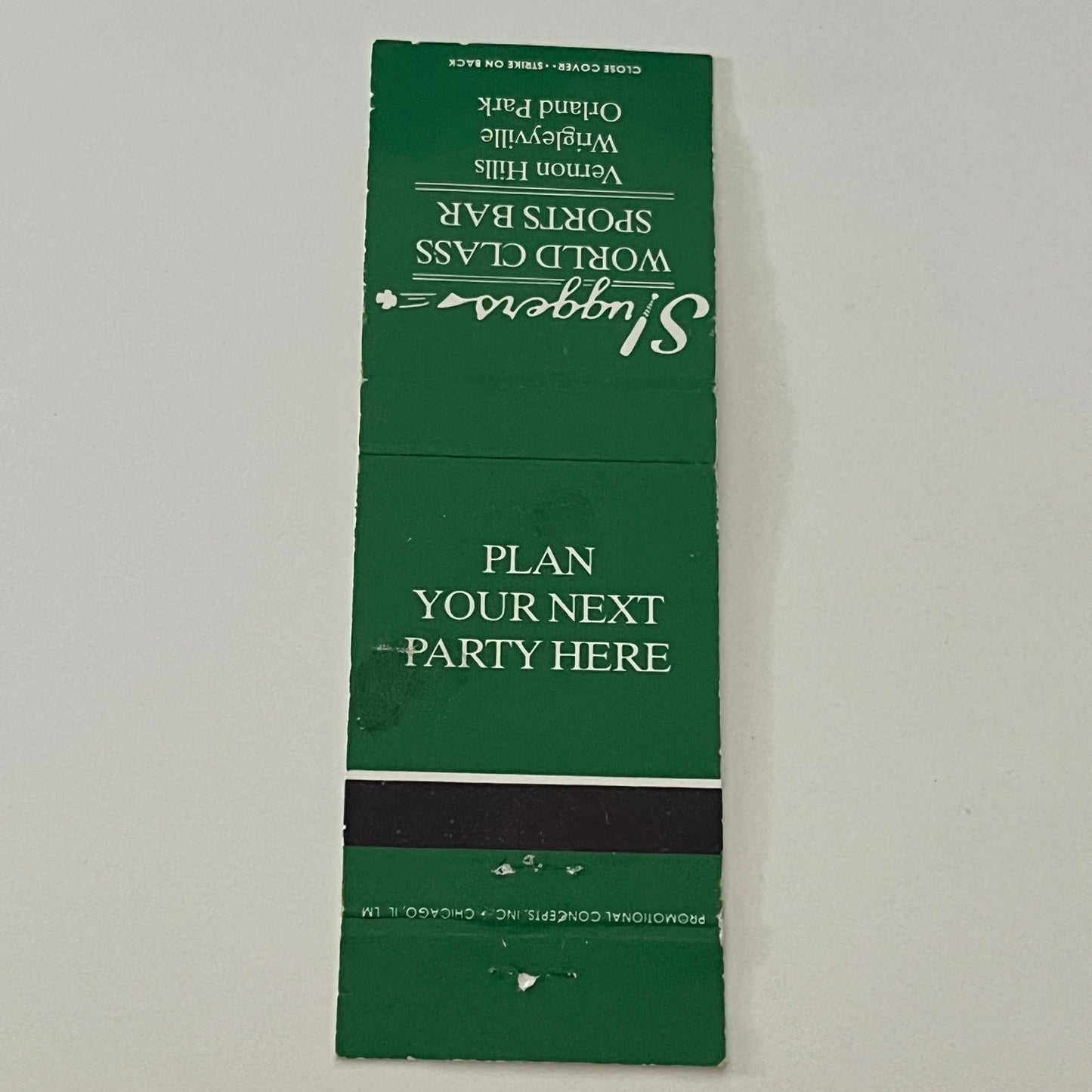 Sluggers World Class Sports Bar Vernon Hills Vintage Matchbook Cover TB6-MB2-4