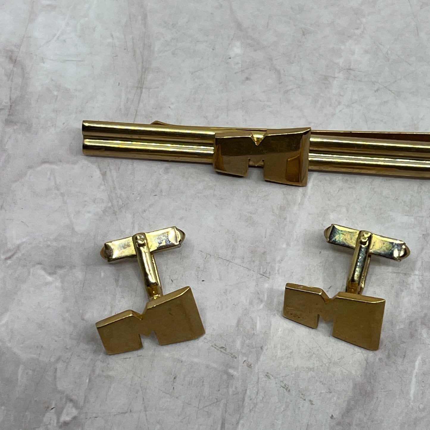 Swank MCM Mod Initial Monogram "M" or "W" Gold Tone Cufflinks & Tie Bar Sete SE5