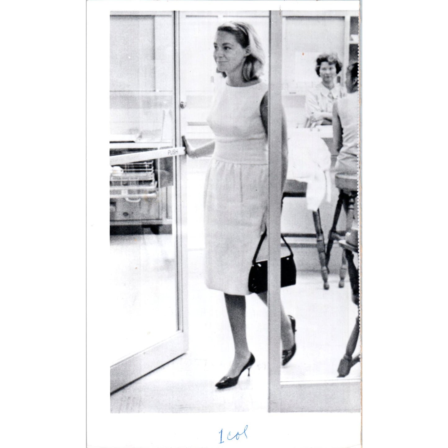 Mrs. Edward Kennedy After Plane Crash 1964 6x10 Original Press Photo D1-P