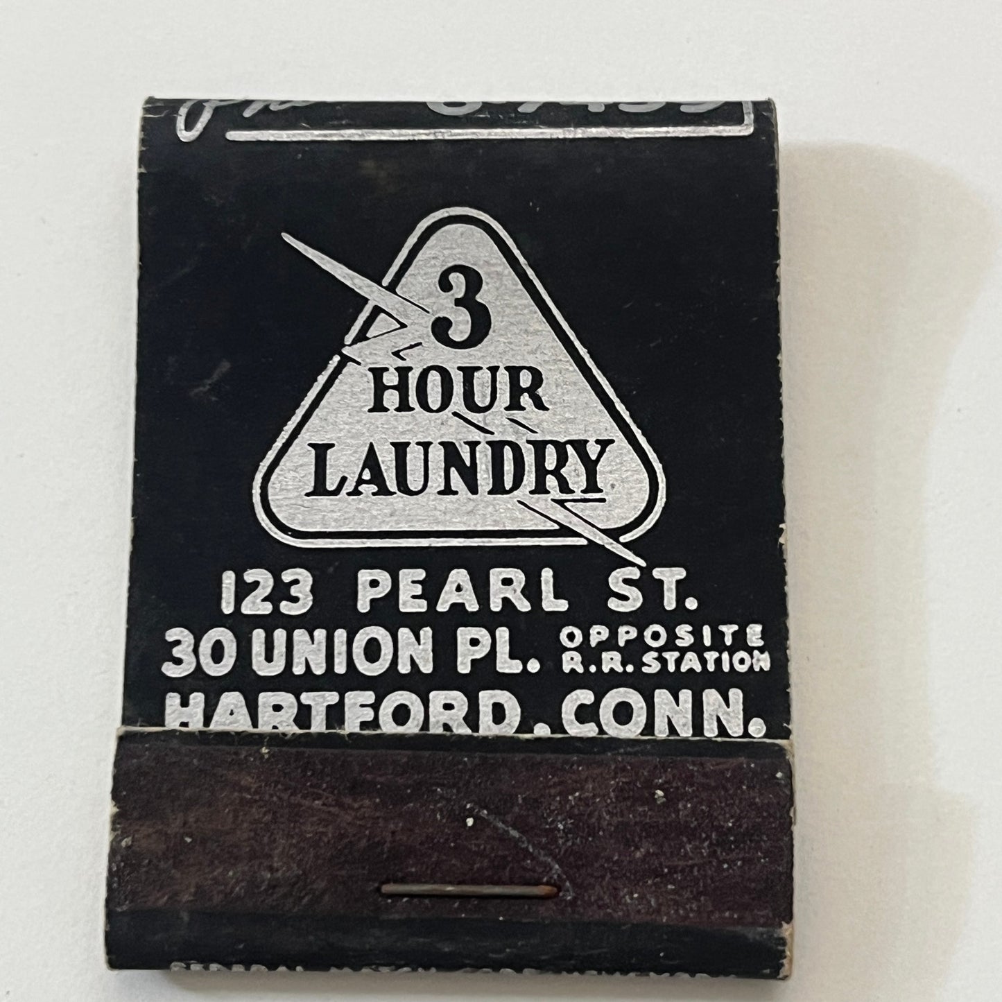 3 Hour Laundry 123 Pearl St Hartford CT Vintage Matchbook Cover TB6-MB1-5