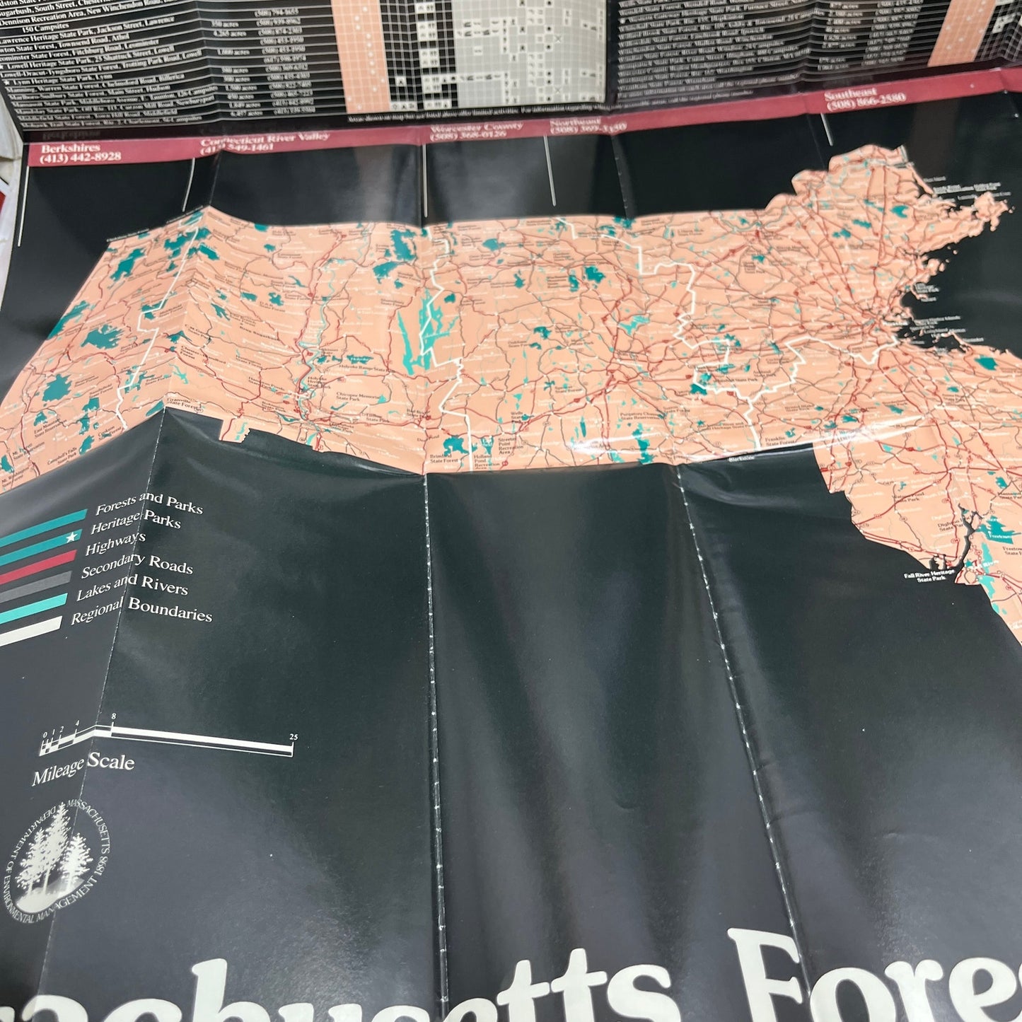 1988 Massachusetts Forests and State Parks Guide and Fold Out Map TH9-TM2