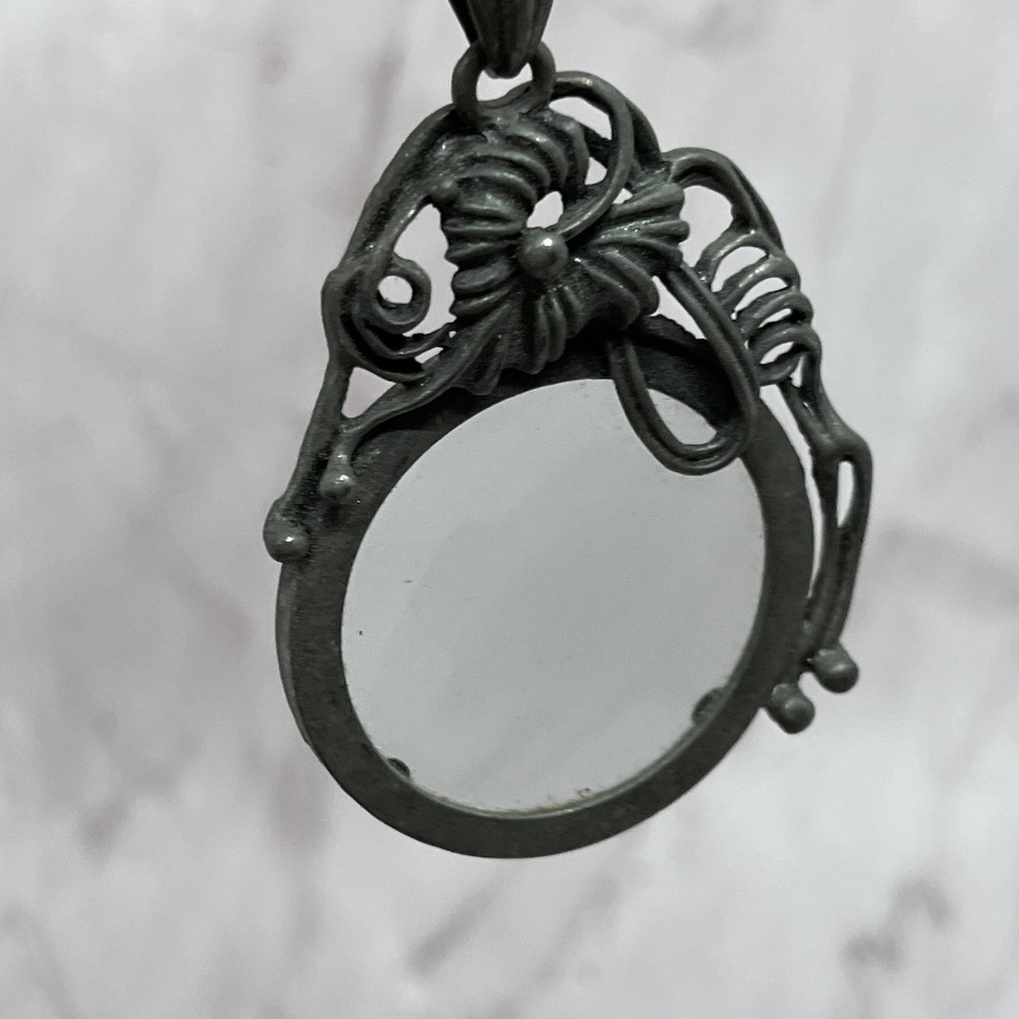 Vintage Art Nouveau Magnifying Glass Pendant Necklace SC1