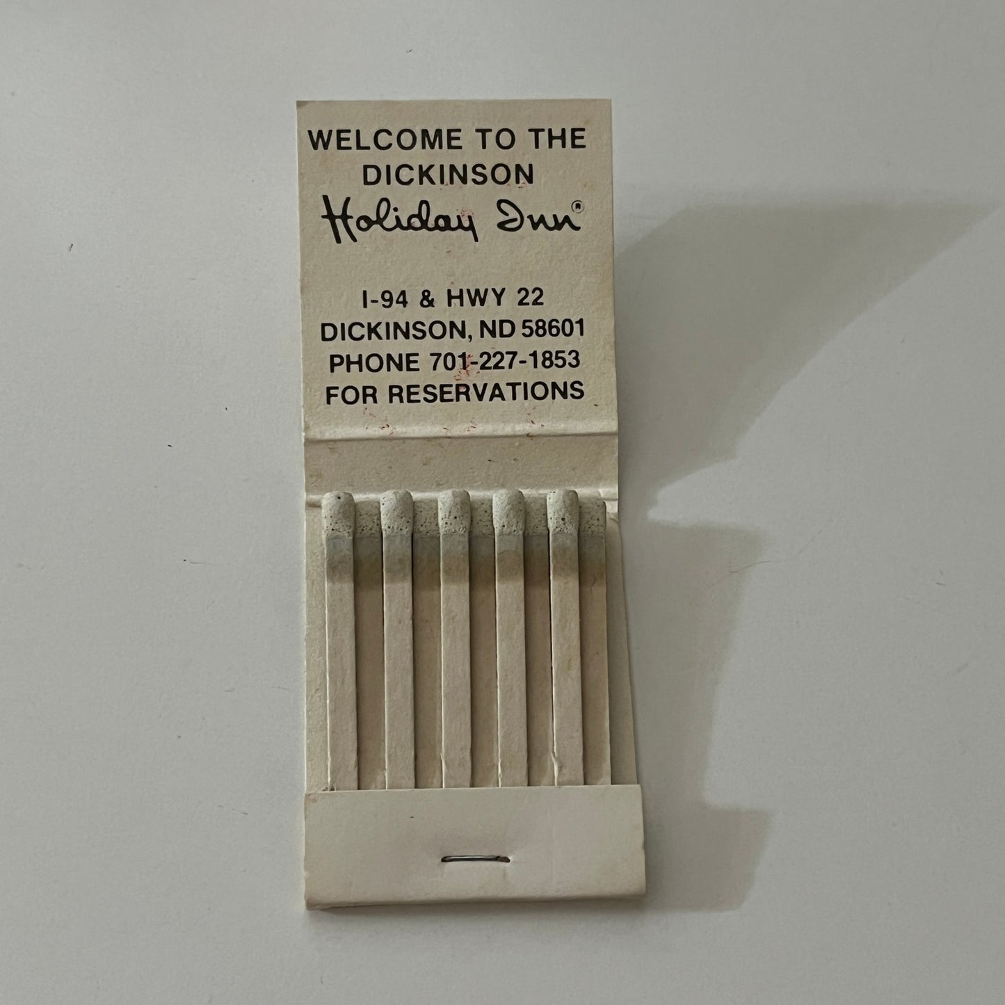 The Good Earth Restaurant Dickinson ND Holiday Inn Vintage Matchbook SC4-R7