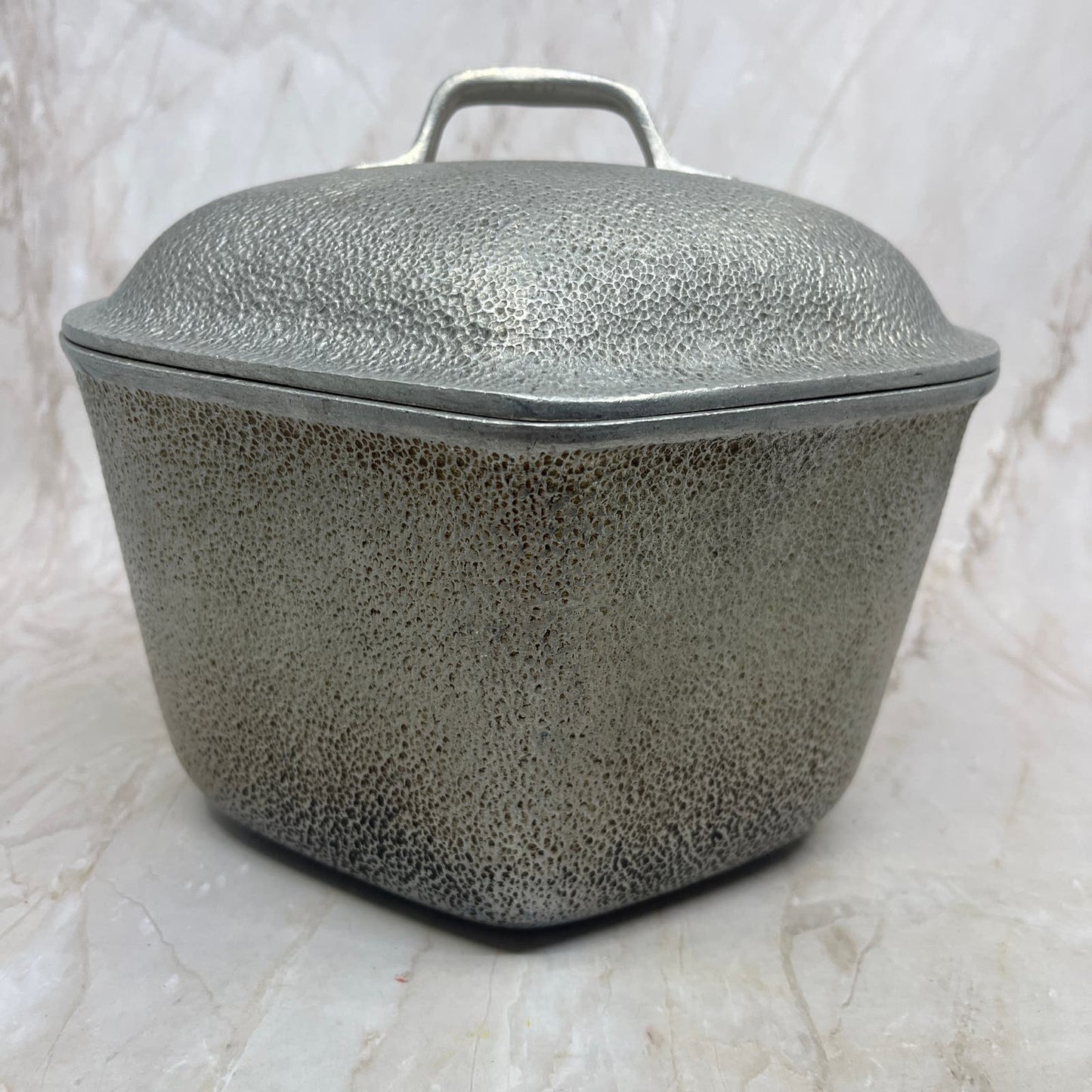 1930s Century Silver Seal Hammered Cast Aluminum Triangle Heart Pot & Lid TH5