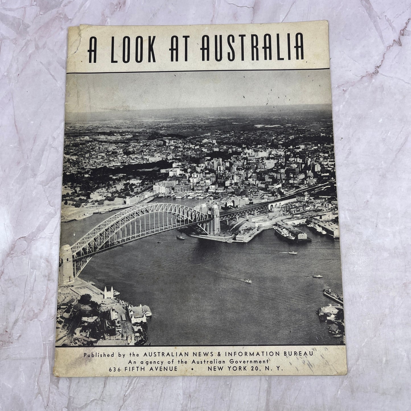 1951 A Look At Australia Tourist Travel Guide Book TJ5-E1