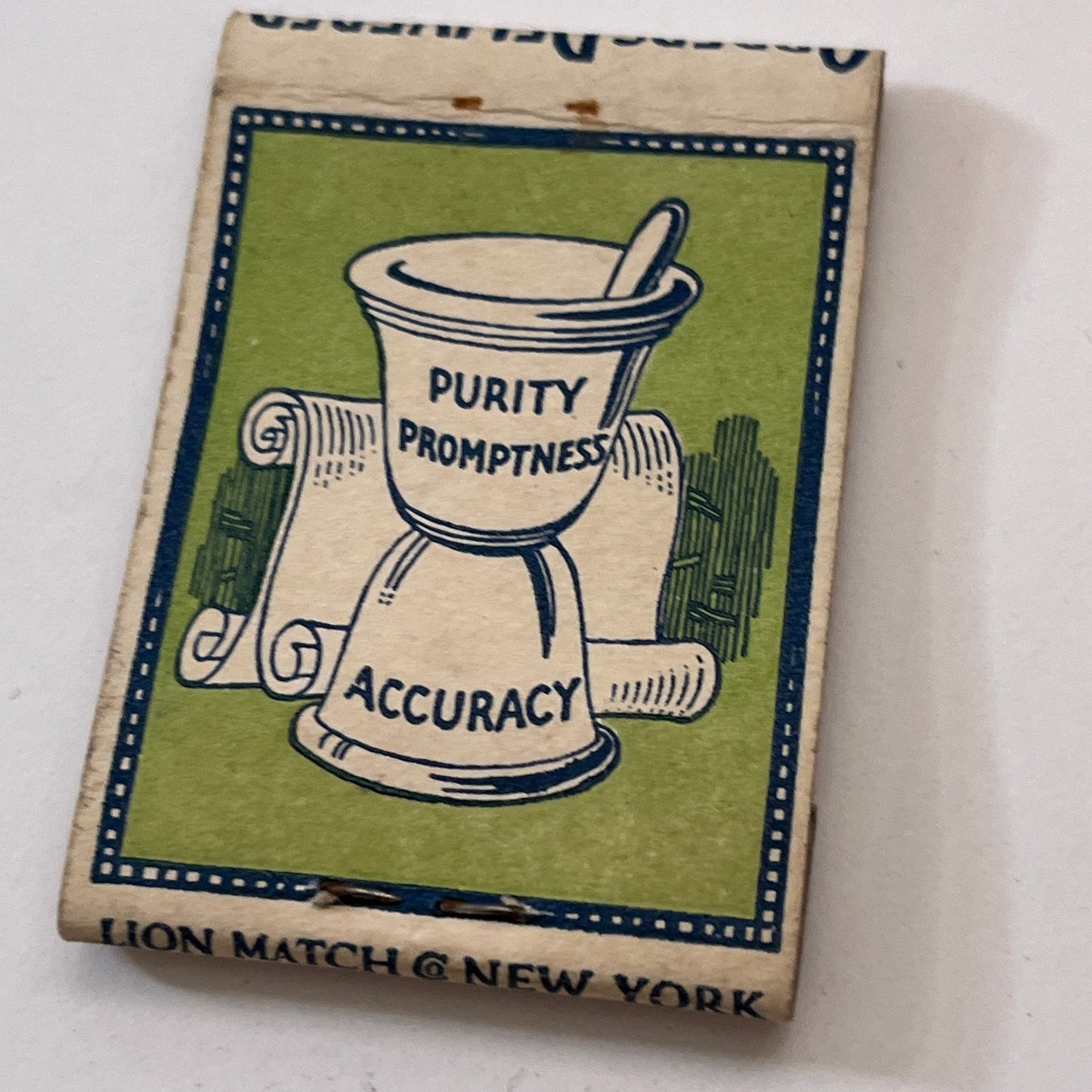 Ernest C Martin Pharmacist Hunt Building Lexington MA Matchbook Cover TB8-MB2-10