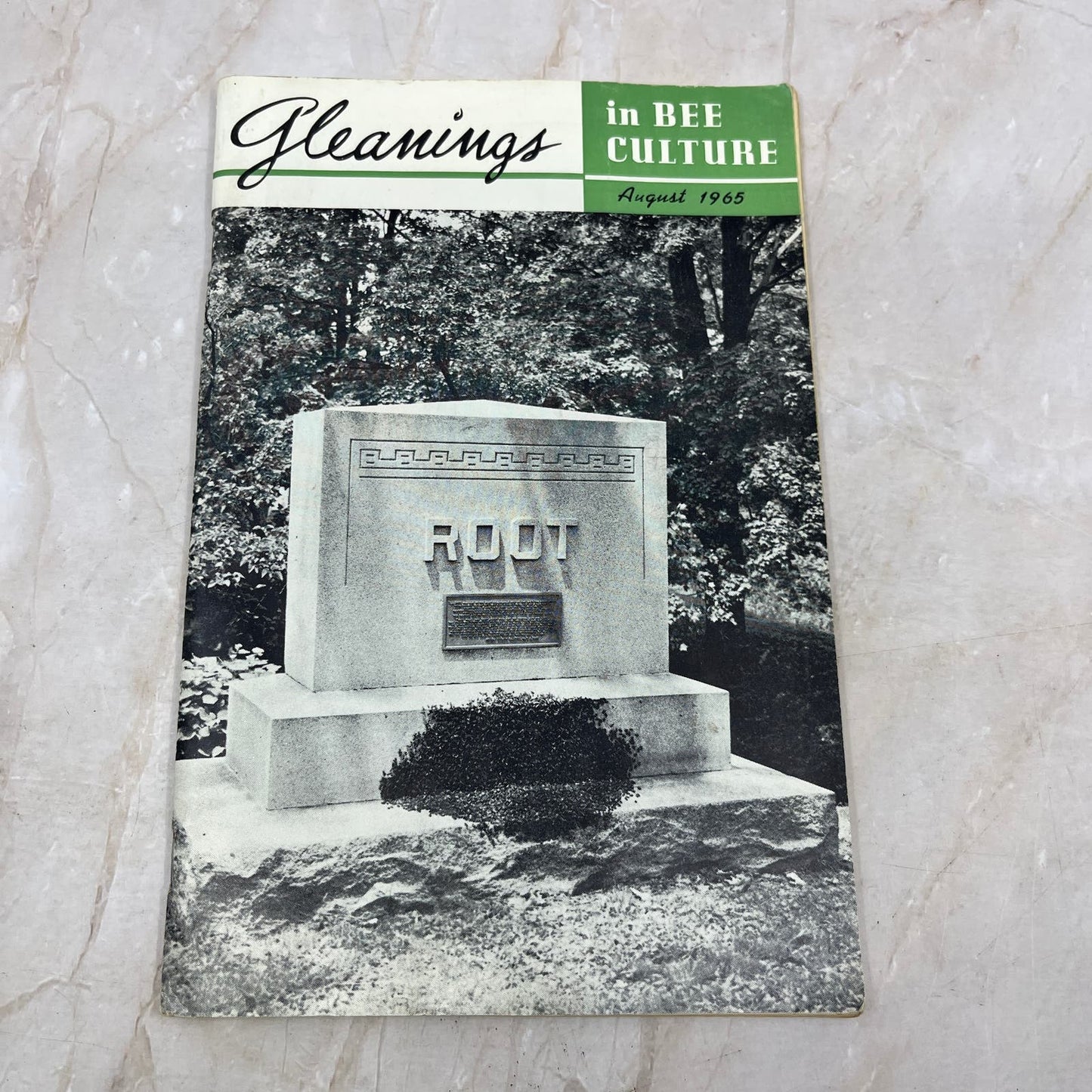 1965 August Gleanings in Bee Culture Magazine Bees Beekeeping Honey TD7