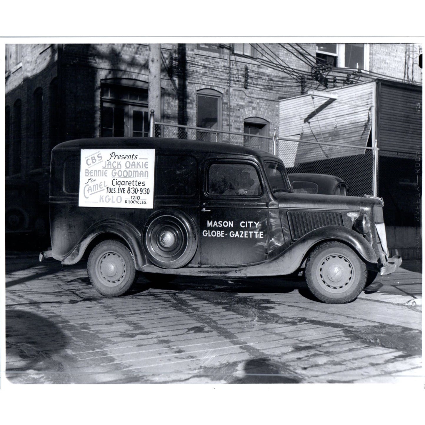 c1930 Mason City IA Globe Gazette Car CBS KGLO Photograph Photo 8x10" D10