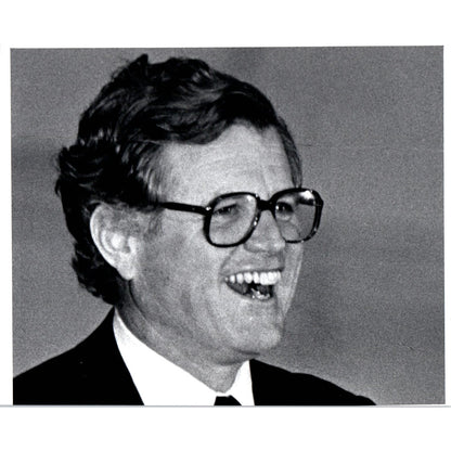 Senator Ted Kennedy Campaigns in Minnesota 1979 8x10 Original Press Photo D1-P
