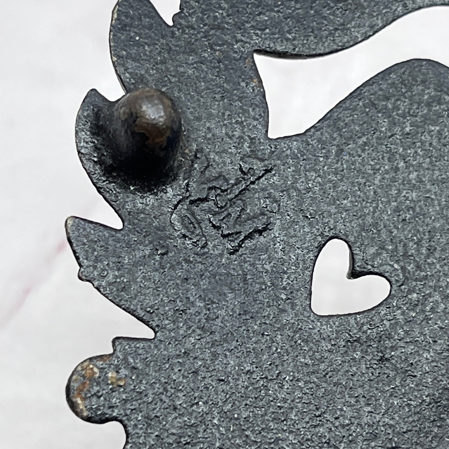 Vintage Small Cast Iron Trivet American Bald Eagle Heart Laurel Leaves 4.25" SC1