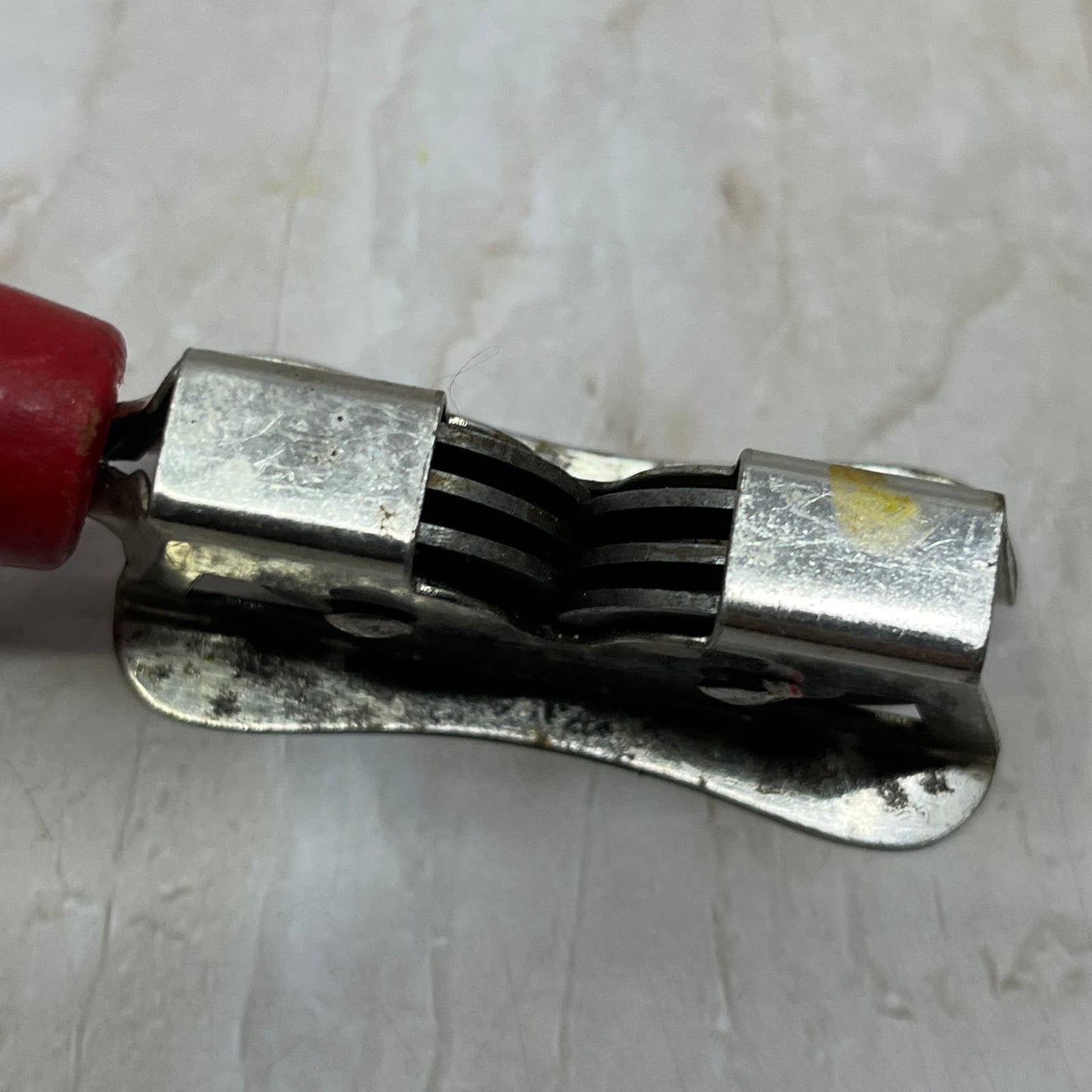 Vtg 1930's Eversharp VOOS Co New Haven, Conn Red Wood Handle Knife Sharpener TH5