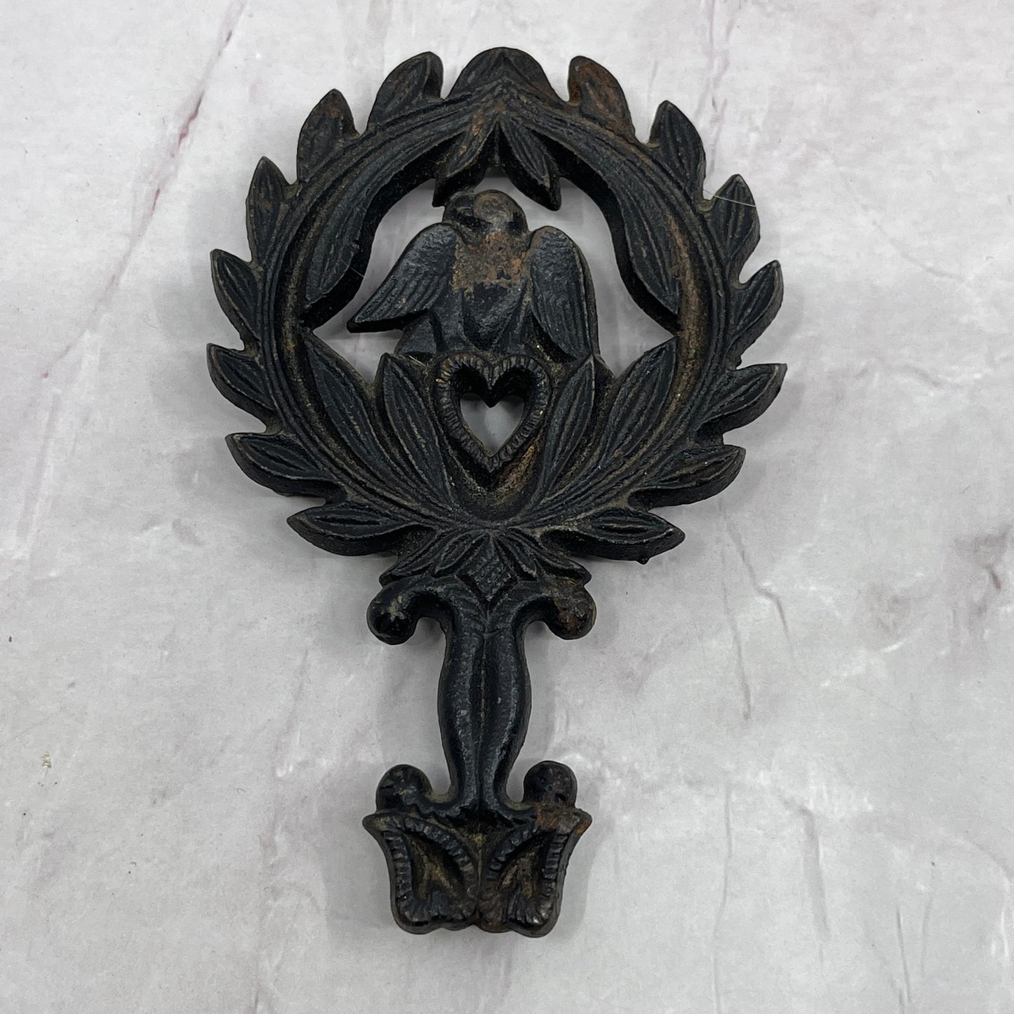 Vintage Small Cast Iron Trivet American Bald Eagle Heart Laurel Leaves 4.25" SC1
