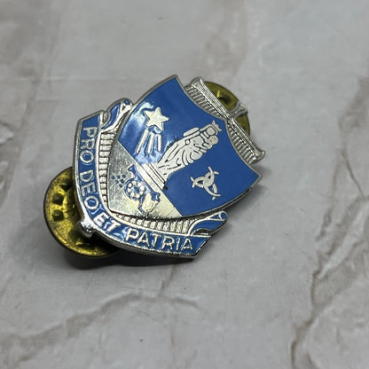 Vintage St Mary's University Enamel Pin Badge Pro Deo Et Patria SB3