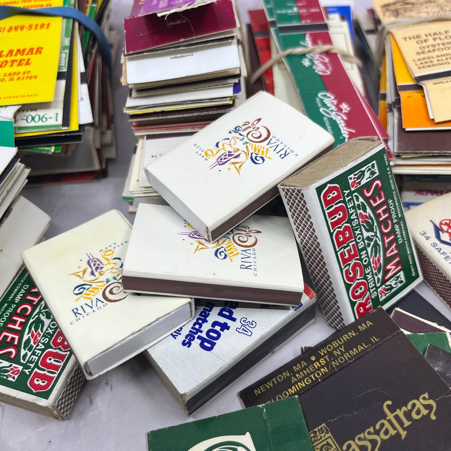 Huge Collection of Vintage Matchboxes and Matchbook Matchcovers Over a Pound TE2