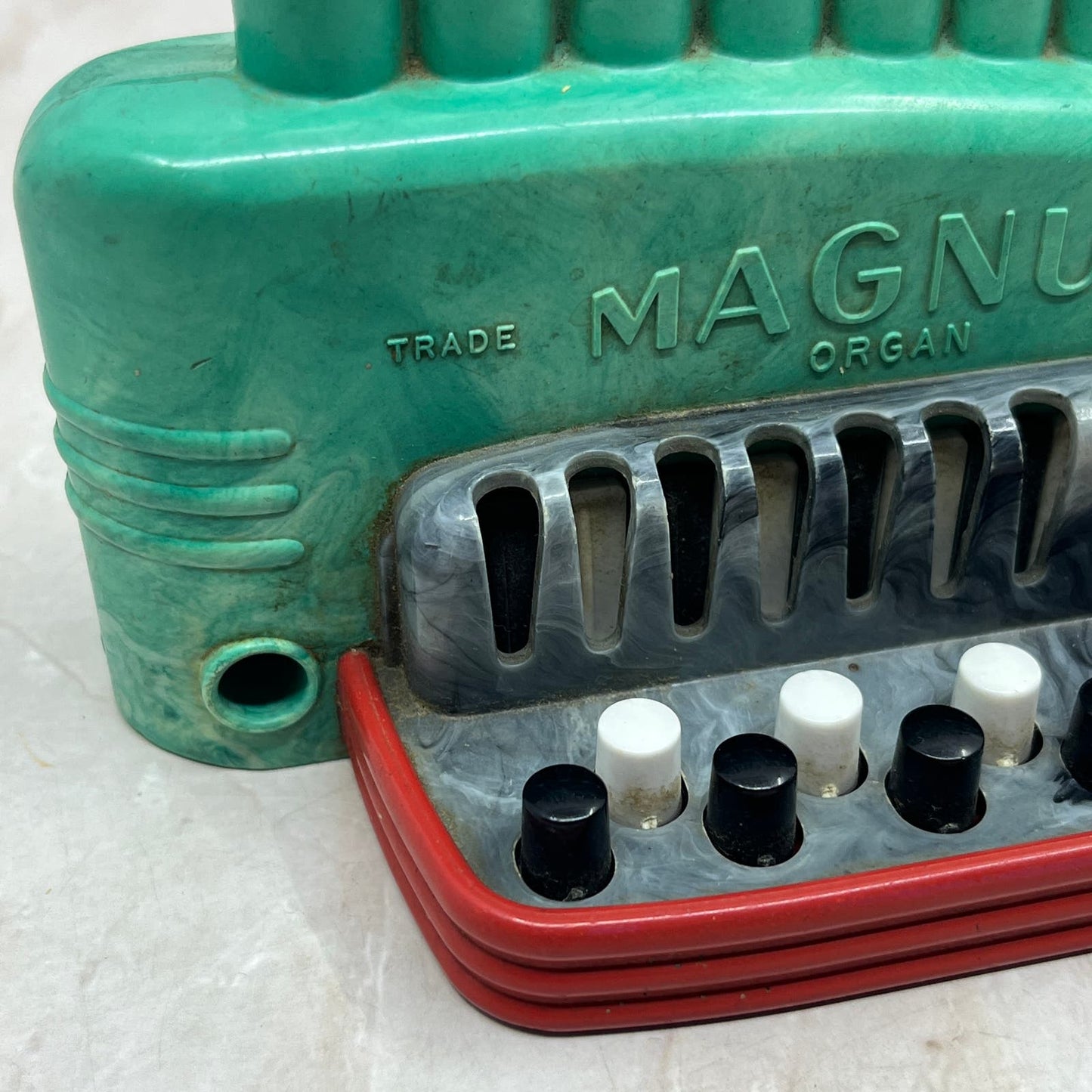 1950s Vintage Magnus Bakelite Toy Harmonica Organ TG8