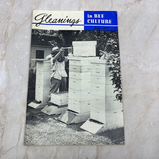 1957 July Gleanings in Bee Culture Magazine Bees Beekeeping Honey TD7