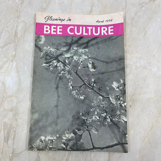 1970 April Gleanings in Bee Culture Magazine Bees Beekeeping Honey TD7