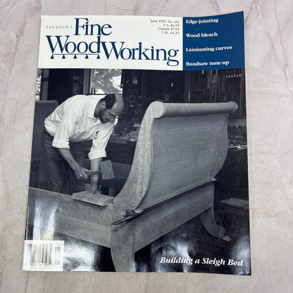 Building a Sleigh Bed - Jun 1997 No 124 Taunton's Fine Woodworking Magazine M35