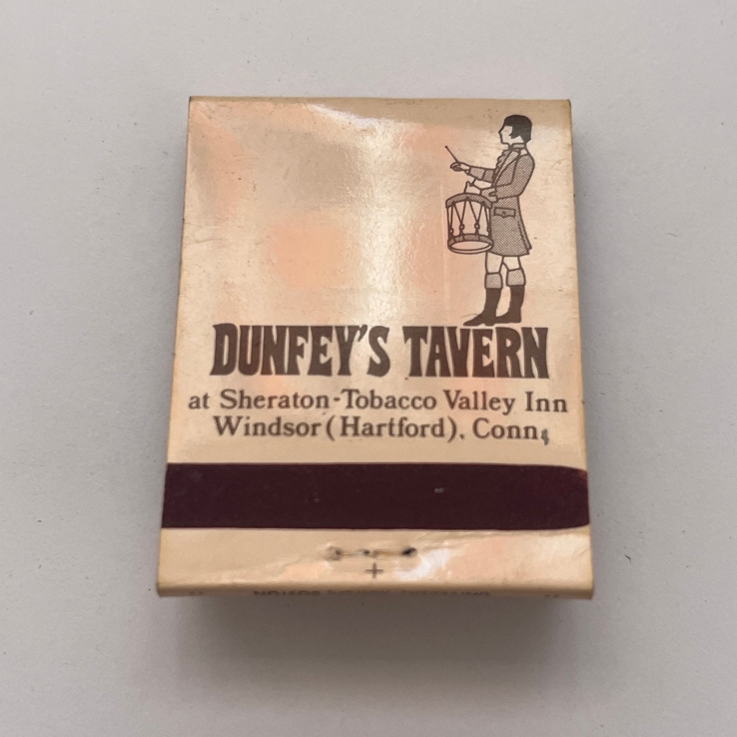 Dunfey's Tavern Sheraton-Tobacco Valley Inn Hartford CT Matchbook Cover TB8-MB-2