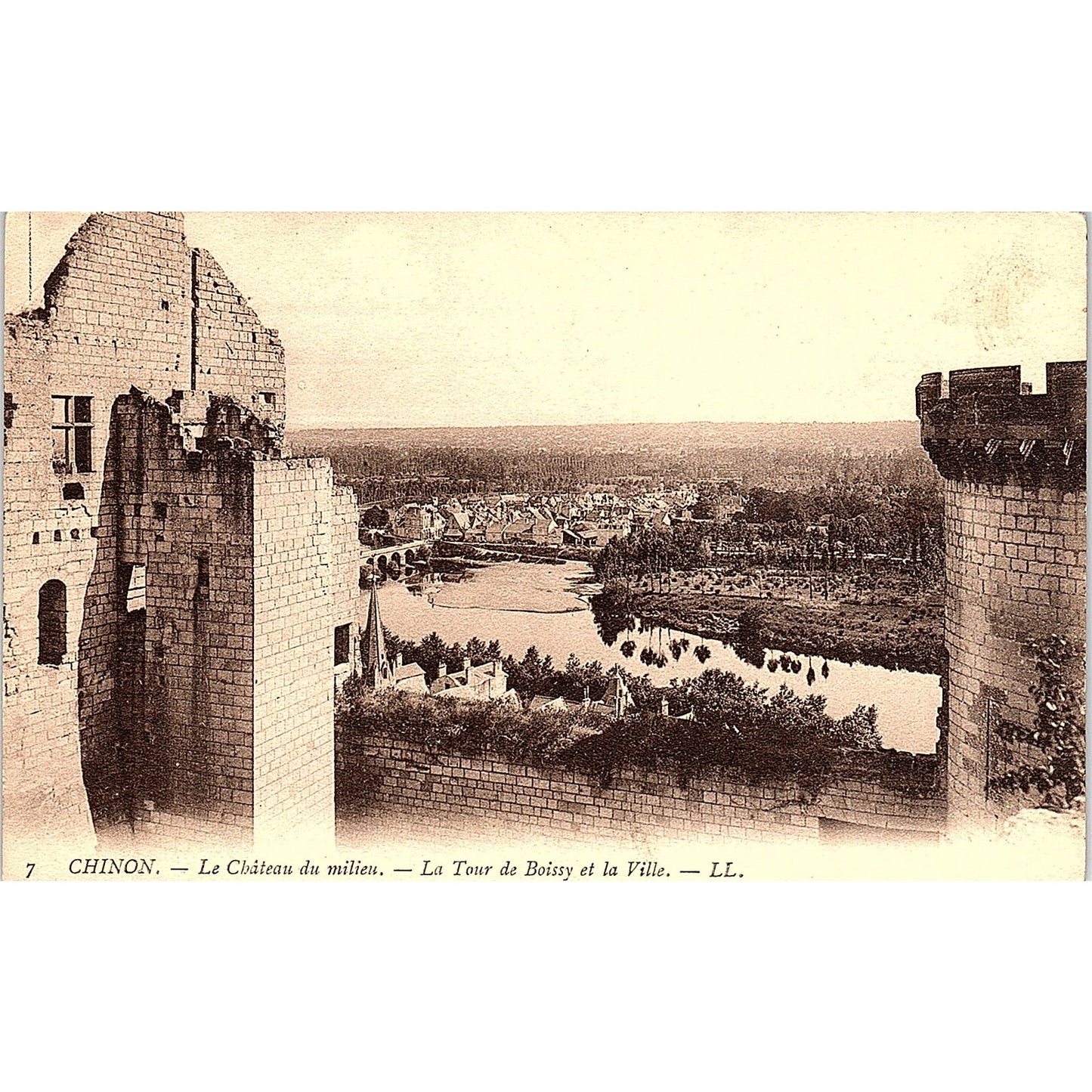 Chinon Le Château Du Milieu La Tour De Boissy Et La Ville Antique Postcard PE15