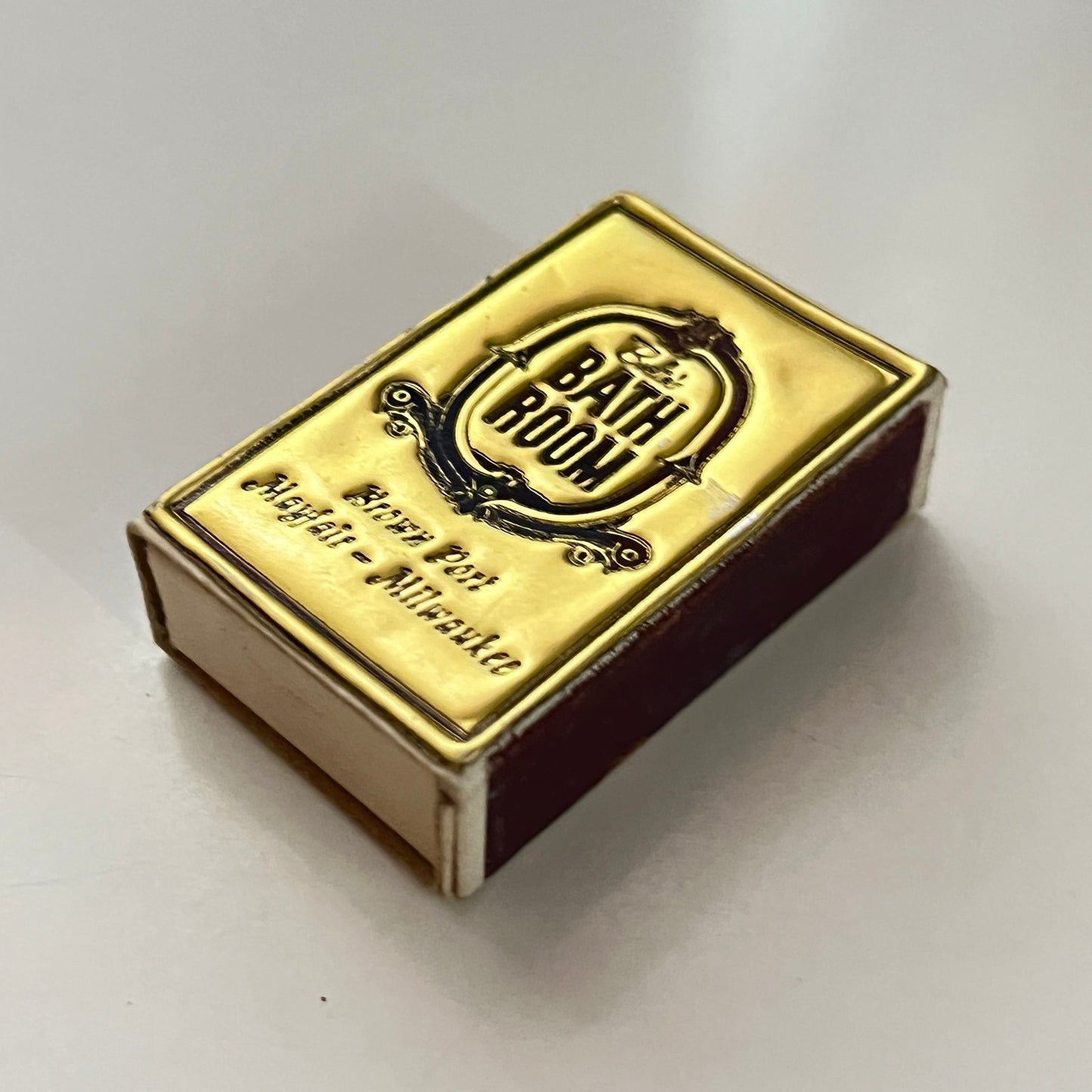 Behla's Bath Room Brown Port Mayfair Milwaukee WI Vintage Matchbox SF4-M1