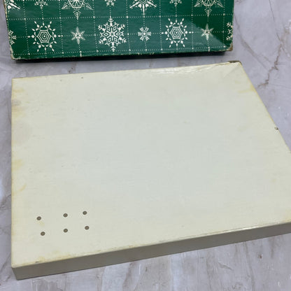 Vintage Christmas Gift Box Green With White Snowflake Pattern 8x10x1 TF5