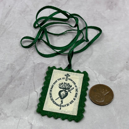 Vintage Immaculate Heart of Mary Fabric Prayer Medallion Necklace SB7