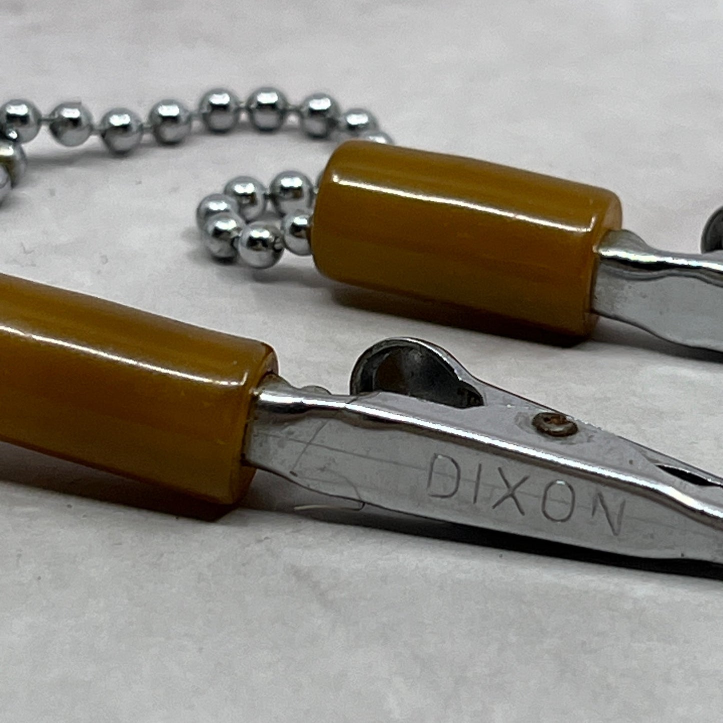 Vintage Dixon Bakelite Napkin Chain SC1