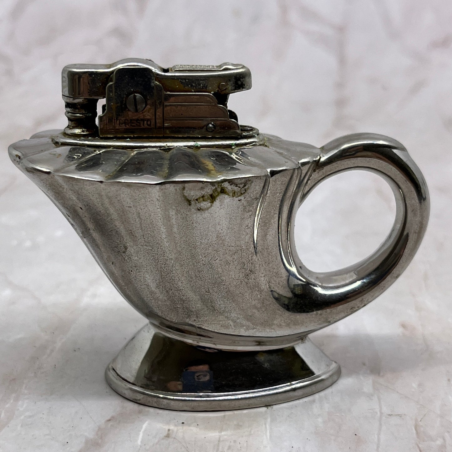 Vintage 1950s Presto 'Aladin' Table Lighter TL10