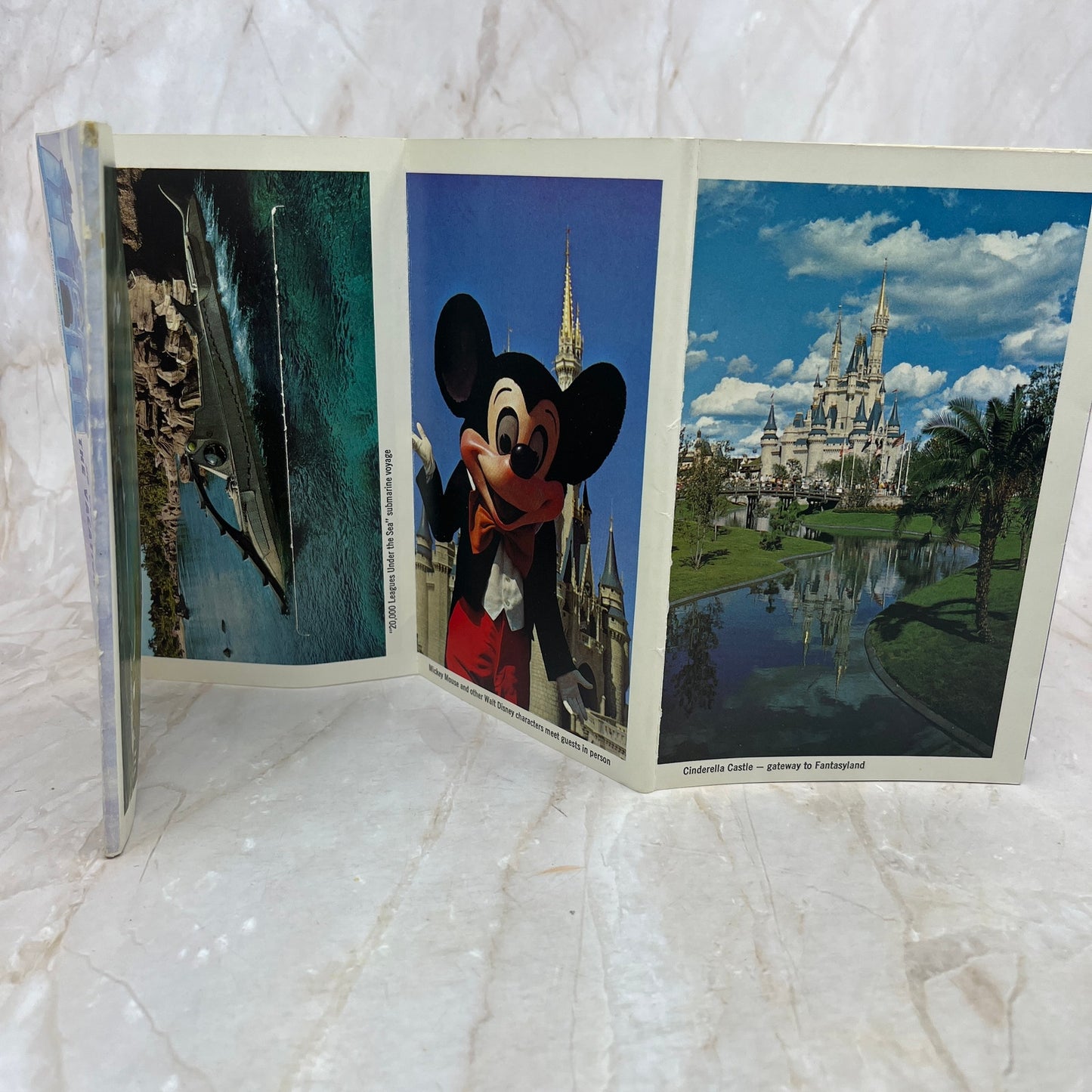 Walt Disney World Vacation Kingdom Vintage Souvenir Folder Book Views PXS