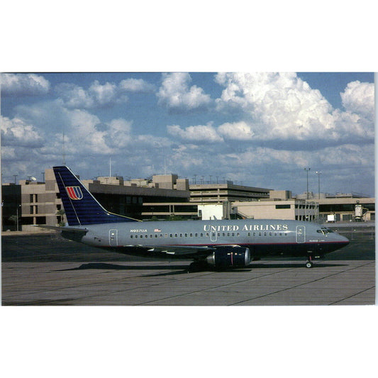 United Airlines Boeing B-737-522 Vintage Postcard PC19