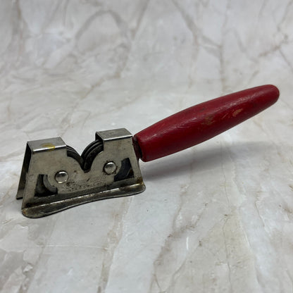 Vtg 1930's Eversharp VOOS Co New Haven, Conn Red Wood Handle Knife Sharpener TH5