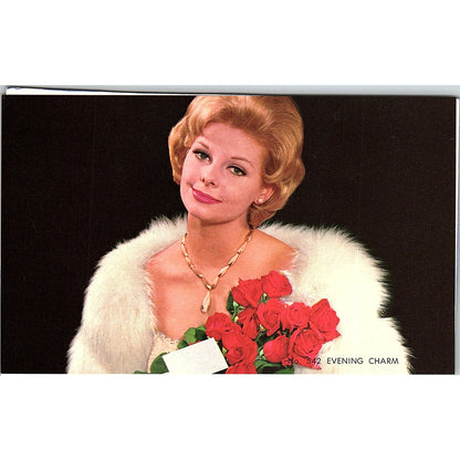 Retro Kitsch Lady in White Fur With Bouquet of Roses Vintage Art Print 3x6 V12