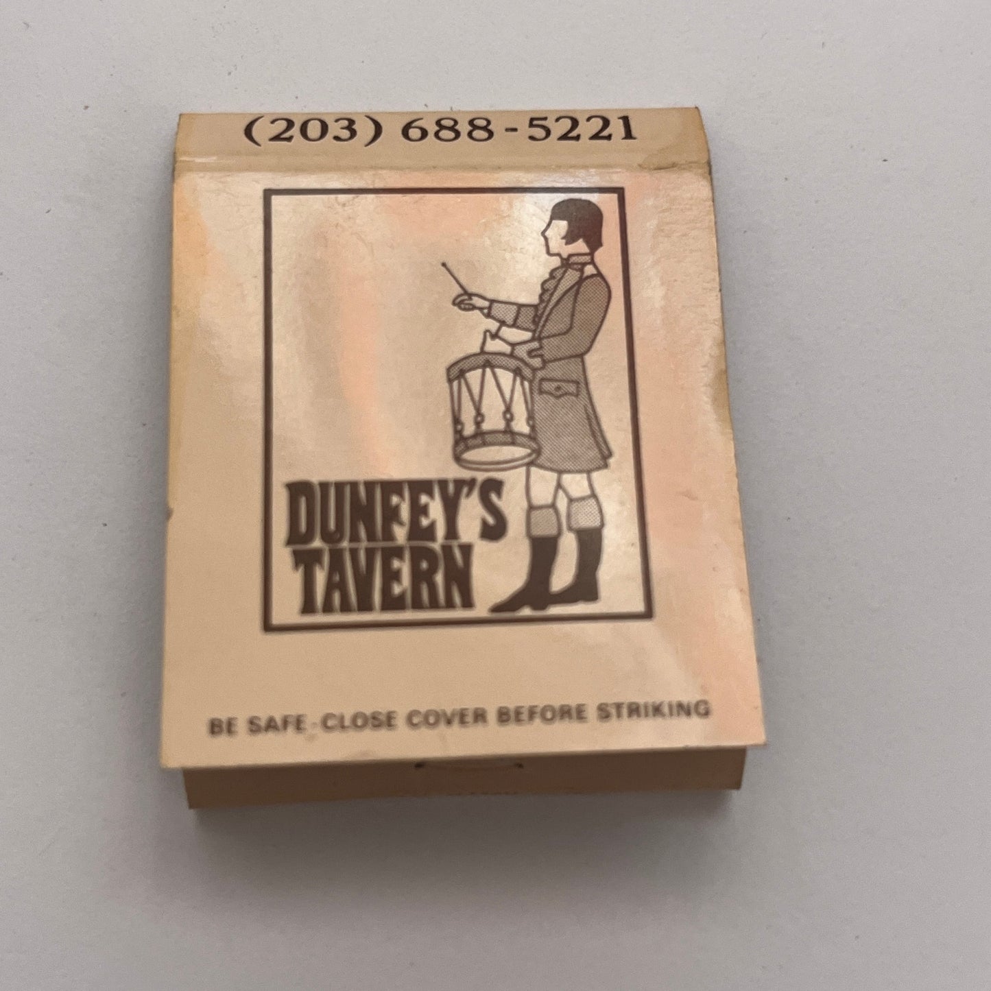 Dunfey's Tavern Sheraton-Tobacco Valley Inn Hartford CT Matchbook Cover TB8-MB-2