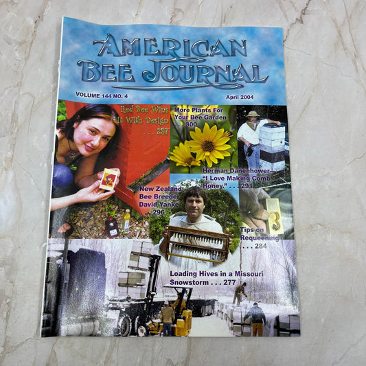 2004 April American Bee Journal Magazine Bees Beekeeping Honey M7