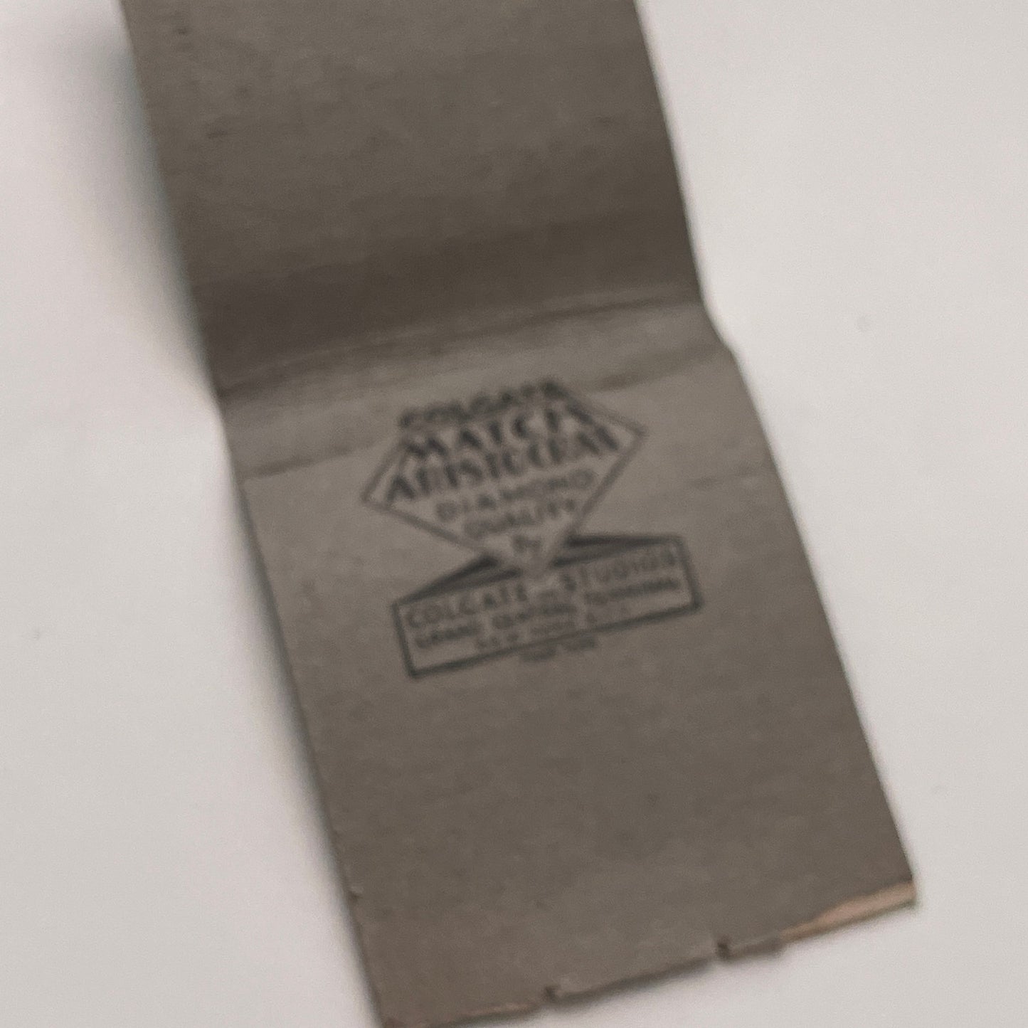 Female Golfer Colgate Match Aristocrat Vintage Matchbook Cover MM2-7