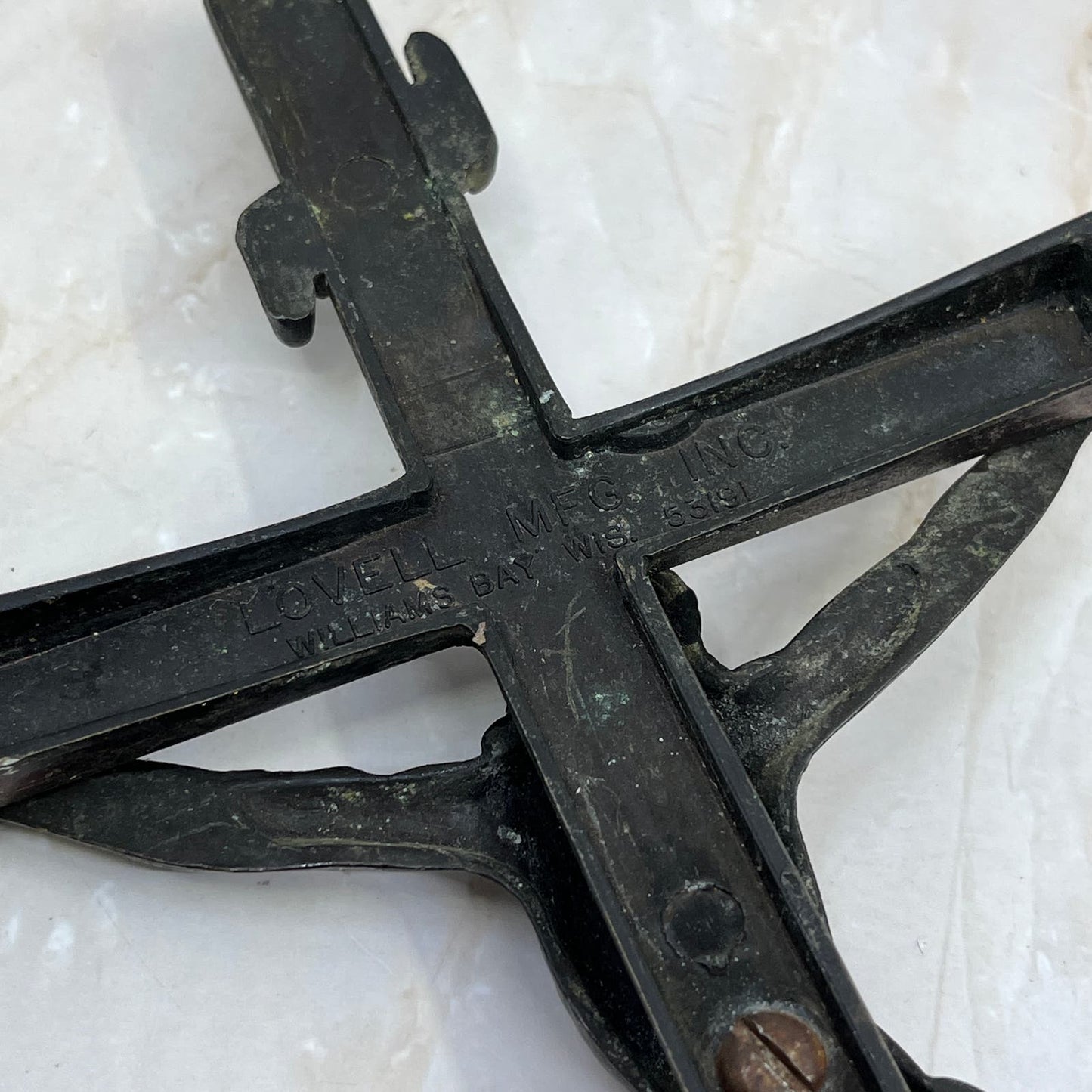 Vintage Lovell Mfg Inc Williams Bay WI Metal Crucifix Jesus Cross 11x6 TD5