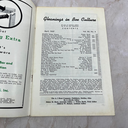 1957 April Gleanings in Bee Culture Magazine Bees Beekeeping Honey TD7