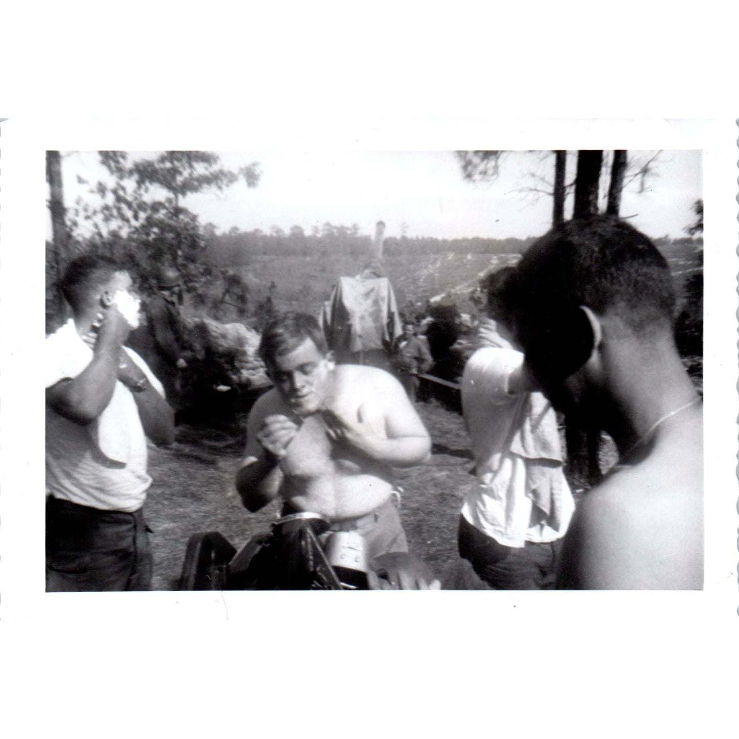 US Army Soldiers Shaving Outdoors Postwar Germany c1954 Army Photo AF1-AP4