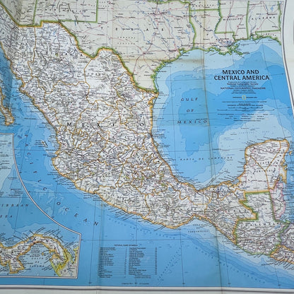1980 National Geographic Visitor's Guide to the Aztec World Fold Out Map TI8-S8