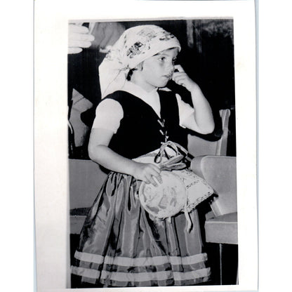 Caroline Kennedy Playing With Neighbor's Dog 1960 7x9 Original Press Photo D1-P